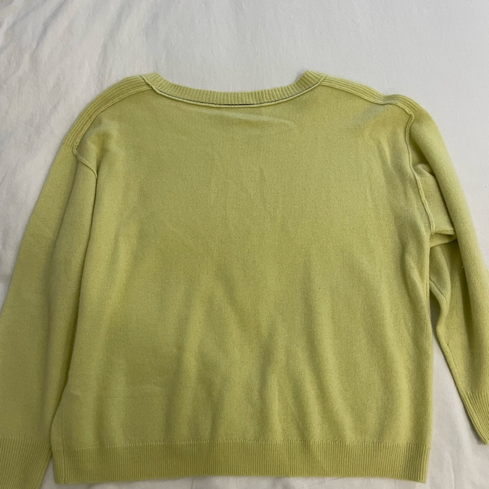 100% Cashmere sweater